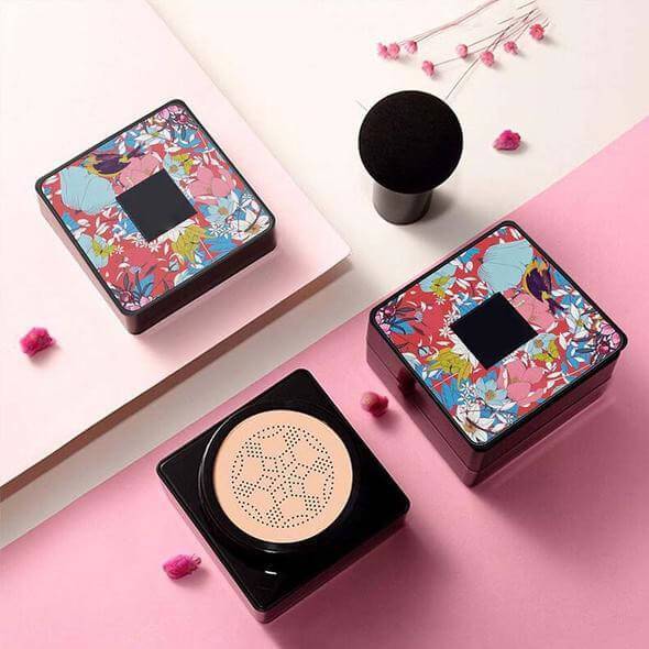 CC cream cushion with mushroom-shaped applicator
