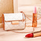 Labios mate rojos en estuche de bolso de mano elegante 