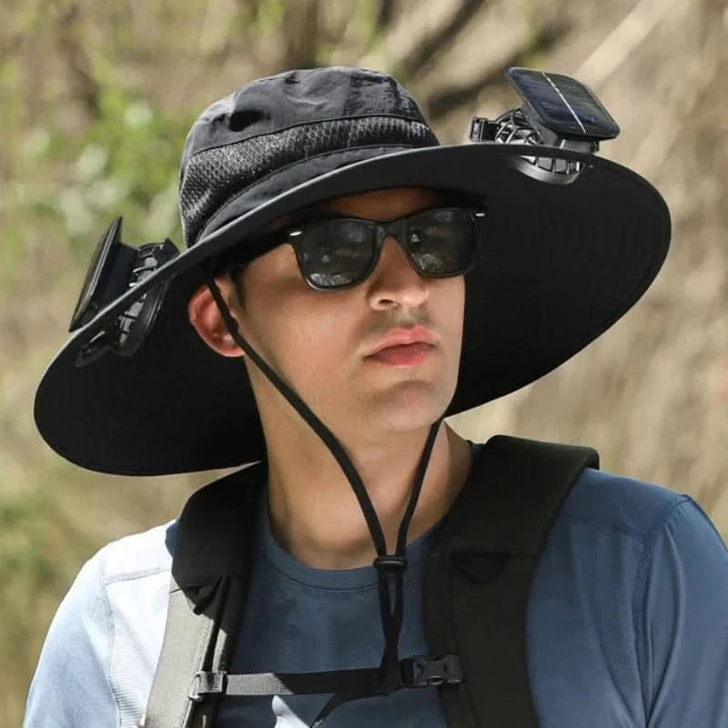 Chapeau avec ventilateur solaire intégré