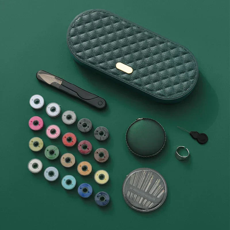 Kit couture compact avec accessoires prêts à l’emploi